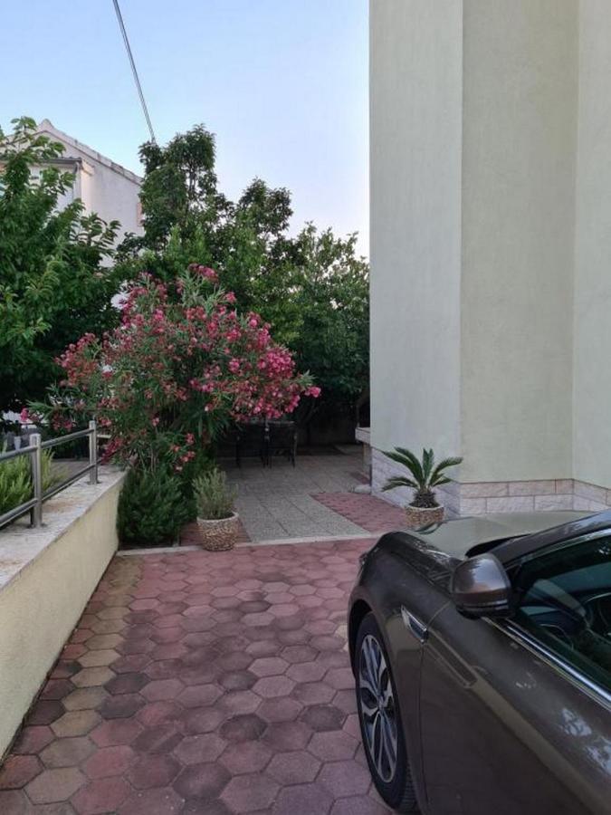 Villa Neda Vodice Exterior photo